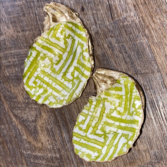 Decorative Oyster Shells - Picture 3 of 4